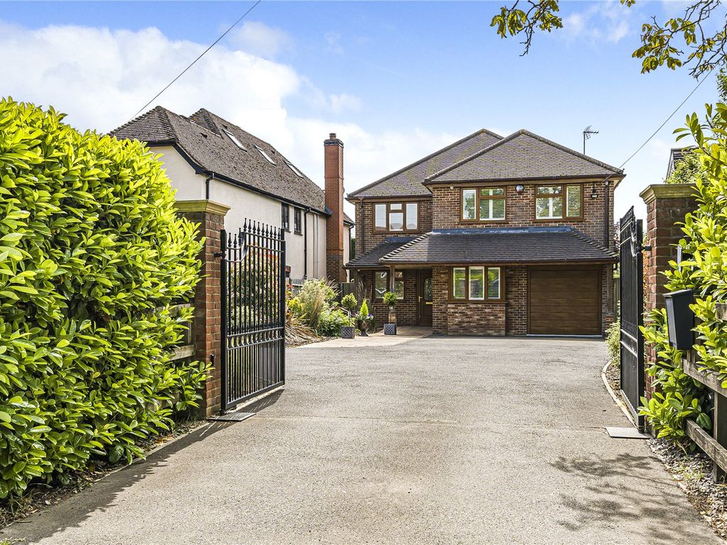 5 bed detached house for sale in Hyde End Road, Spencers Wood, Reading