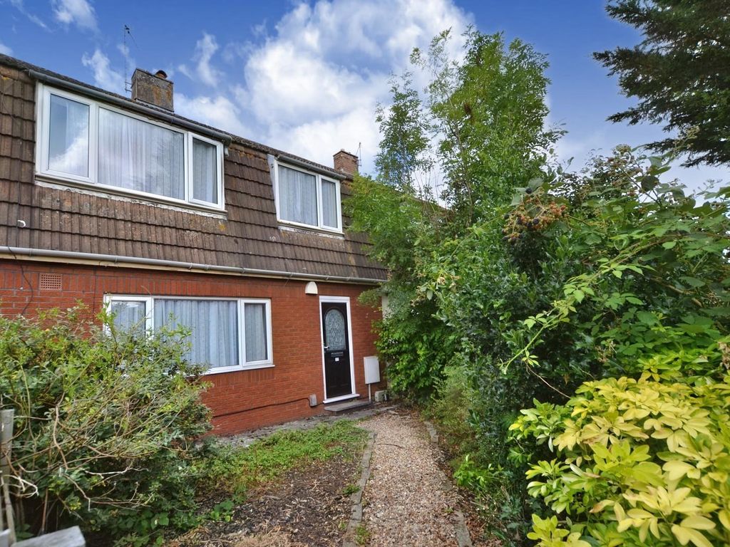 3 bed terraced house for sale in Hareclive Road, Bristol