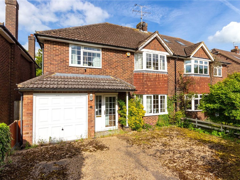4 bed semidetached house for sale in Mansdale Road, Redbourn, St