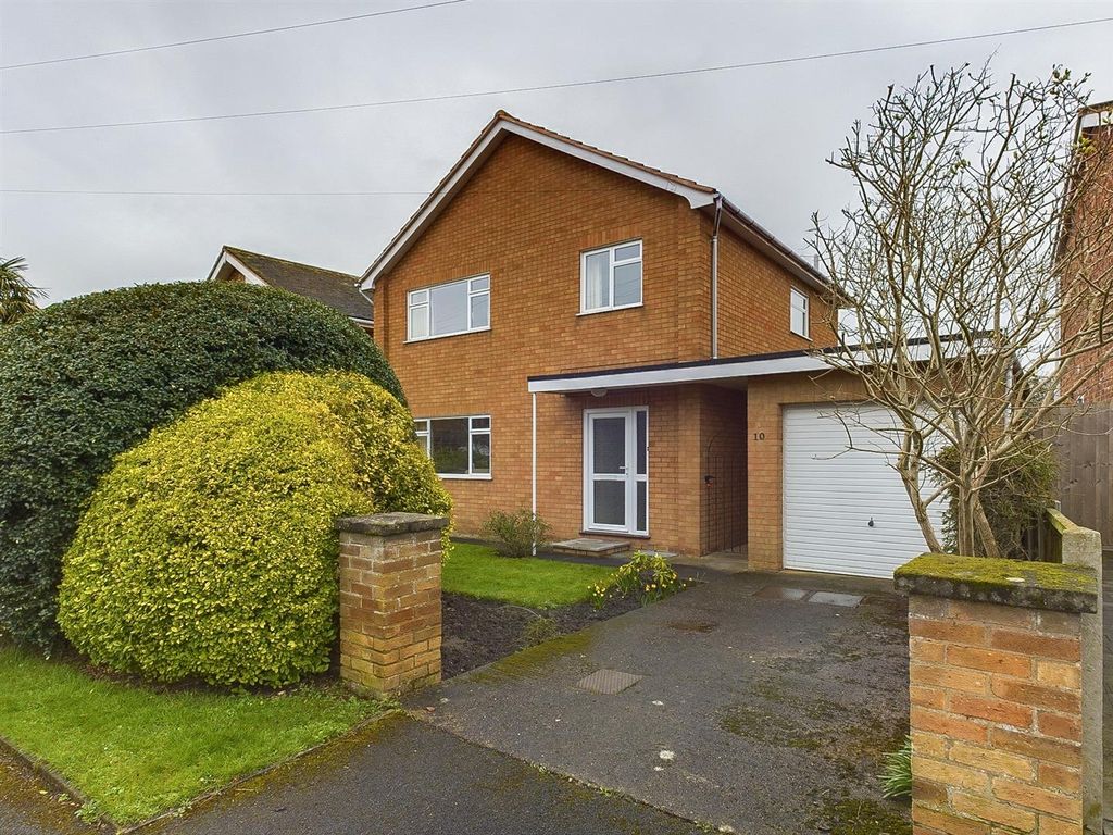3 bed detached house for sale in Hastings Road, Malvern WR14, £365,000