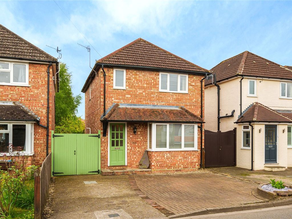 3 bed detached house for sale in Furze Lane, Godalming GU7