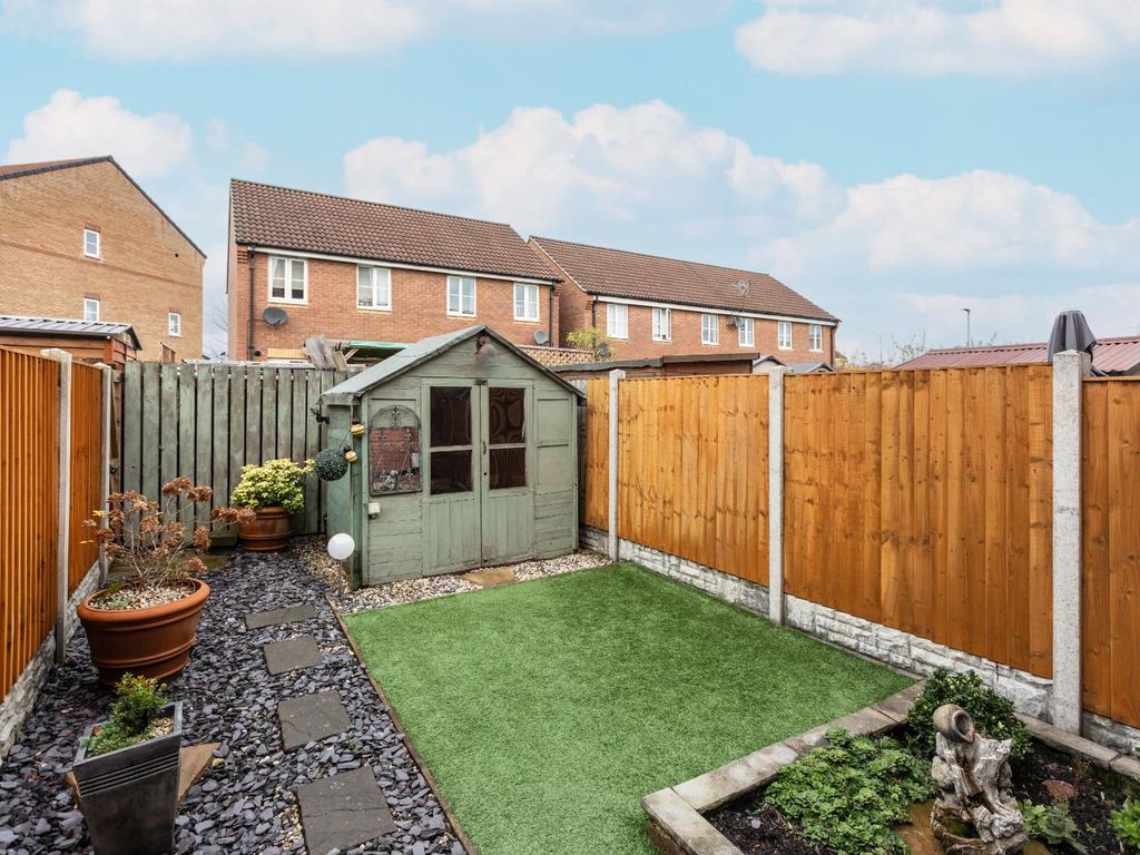 2 bed property to rent in Rosehip Walk, Castleford WF10, £825 pcm Zoopla