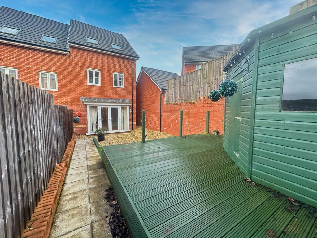 3 bed town house for sale in Clover Drive, Dawlish EX7, £280,000 Zoopla