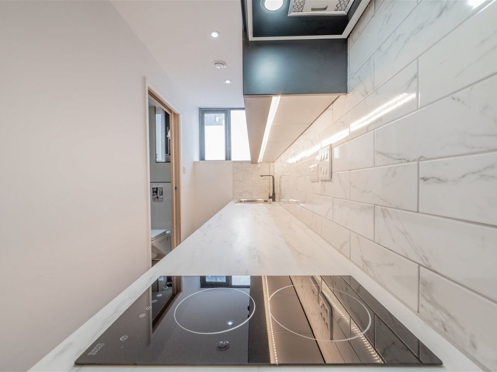 Studio to rent in Willis House, Willis Road, Portsmouth, Hampshire PO1