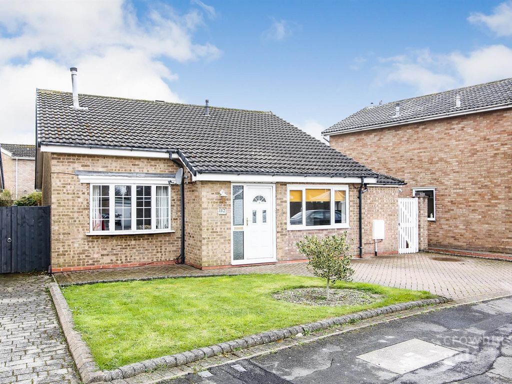 2 bed detached bungalow for sale in Norton Leys, Rugby CV22 Zoopla