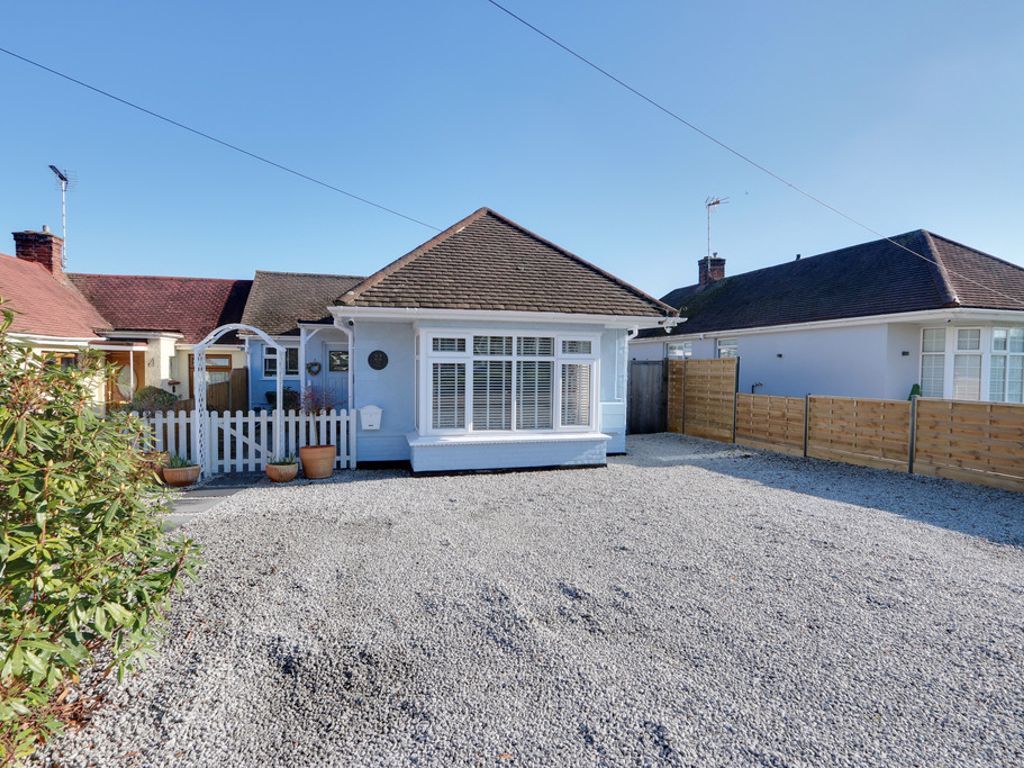 2 bed semidetached bungalow for sale in Orsett Avenue, LeighOnSea