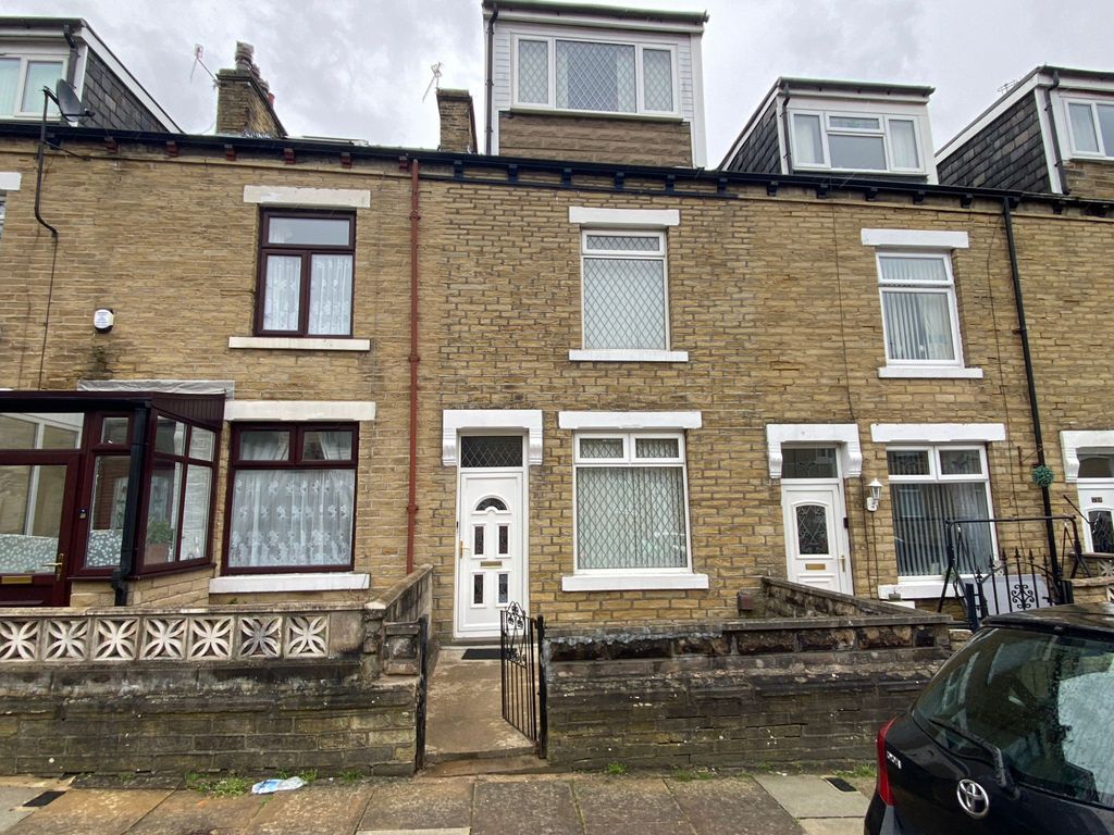 4 bed terraced house for sale in Hartington Terrace, Great Horton