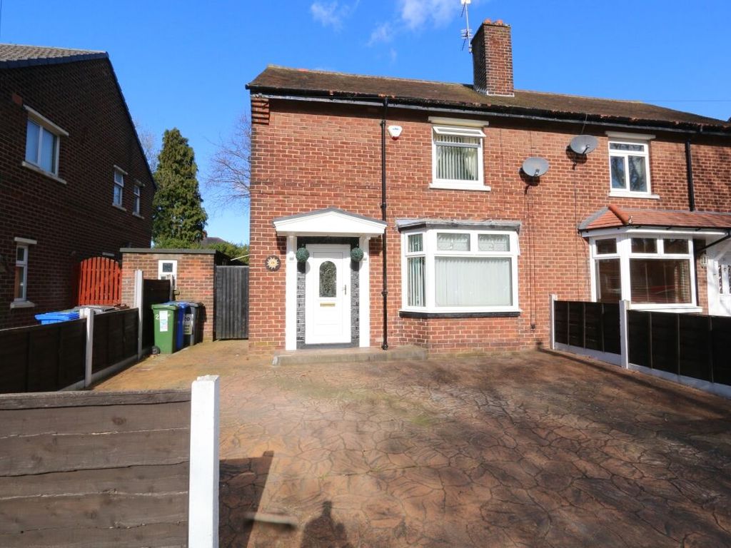 3 bed semidetached house for sale in Chester Avenue, Dukinfield SK16