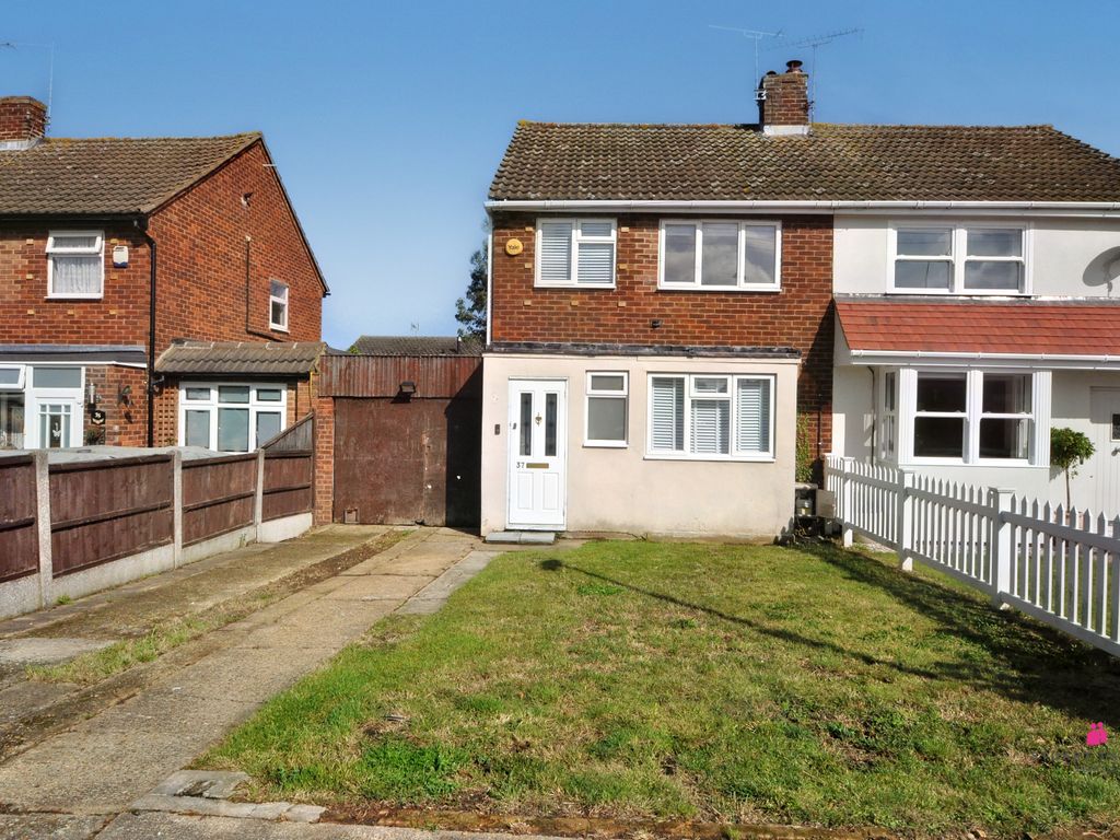 3 bed semidetached house for sale in Dorothy Gardens, Benfleet SS7, £