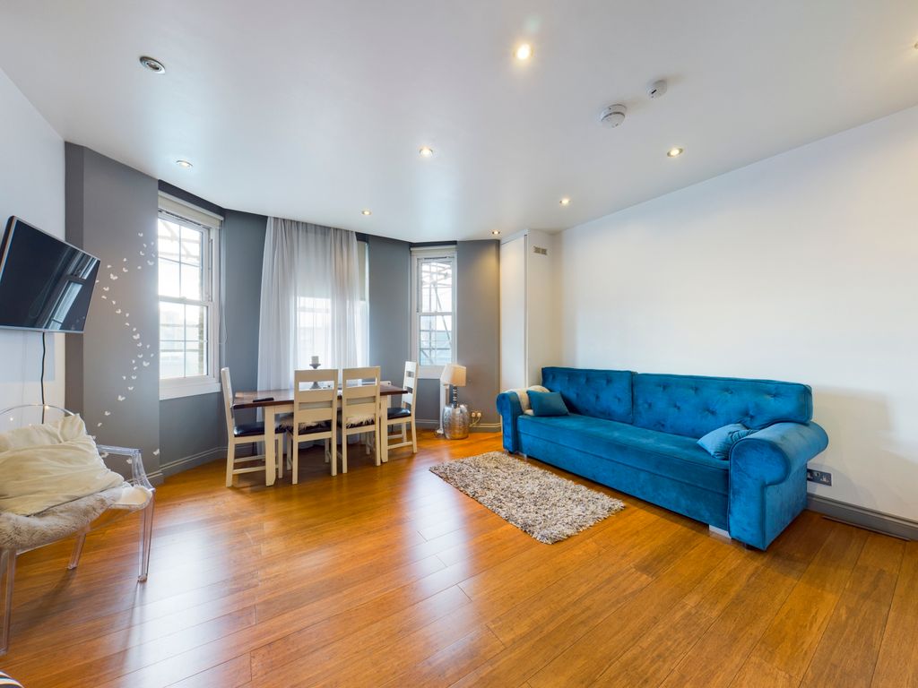 2 bed flat to rent in Devon Mansions, Tooley Street SE1, £2,100 pcm
