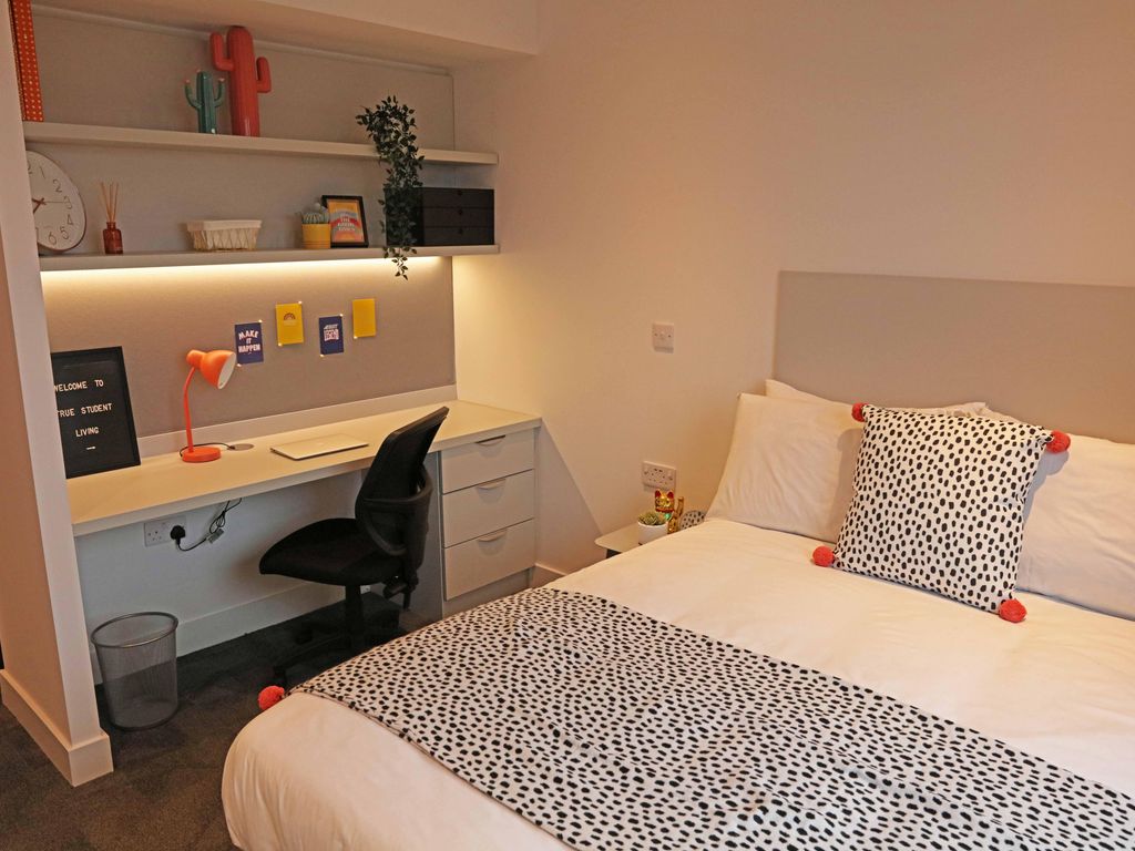 Room to rent in King William Street, Salford, Greater Manchester M50