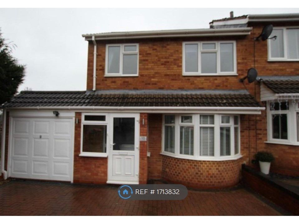 3 bed semidetached house to rent in Hadrian Drive, Coleshill