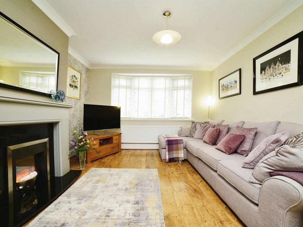 3 bed detached house for sale in Kirk Rise, Kirk Ella, Hull HU10, £