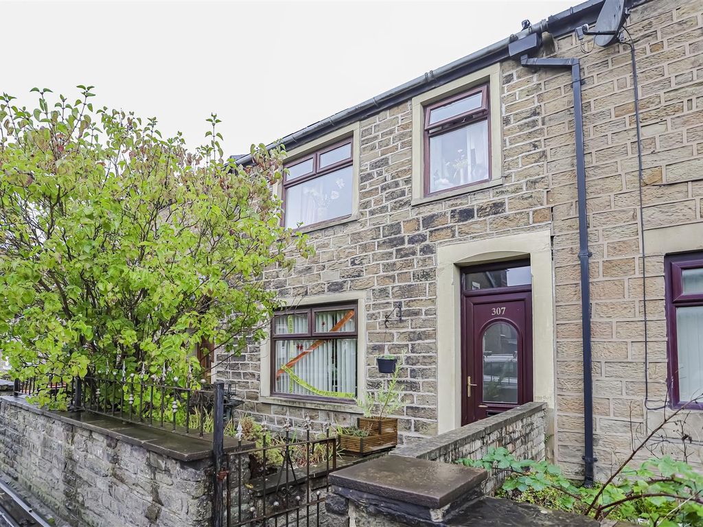 3 bed terraced house for sale in Whalley Road, Clayton Le Moors