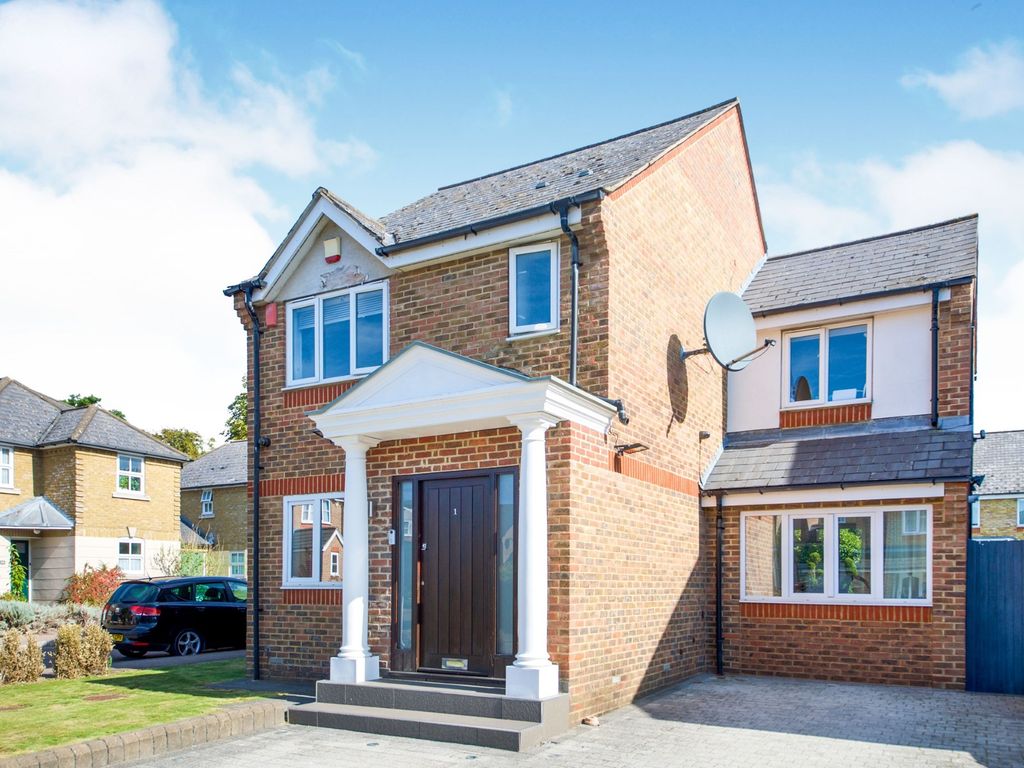 3 bed detached house for sale in Earl Close, London N11 Zoopla