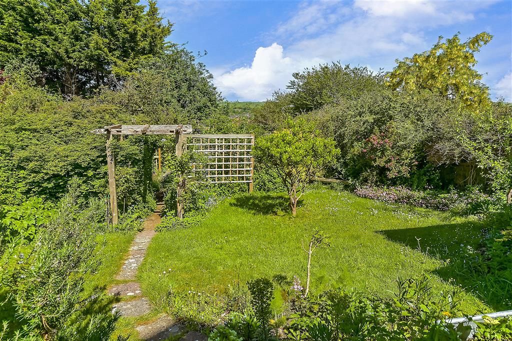 3 bed chalet for sale in Greenfield Crescent, Patcham, Brighton, East