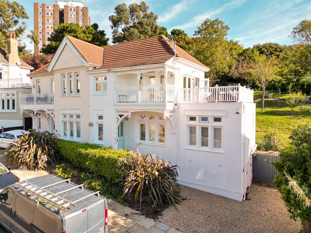 2 bed semidetached house for sale in Leigh Park Road, LeighOnSea SS9