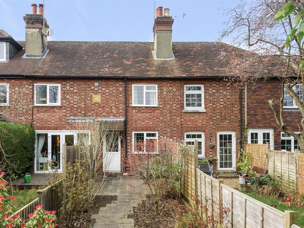2 bed terraced house for sale in Lion Lane, Haslemere GU27, £395,000