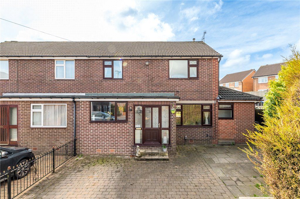 3 bed semidetached house for sale in Highfield View, Gildersome