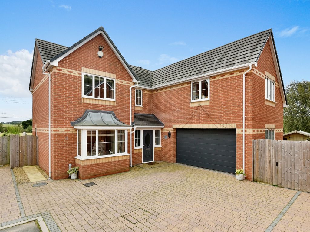 5 bed detached house for sale in Blue Bell Close, Wrinehill, Crewe