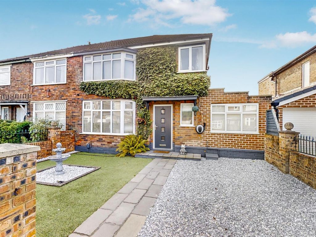 5 bed semidetached house for sale in Acrefield Avenue, Urmston