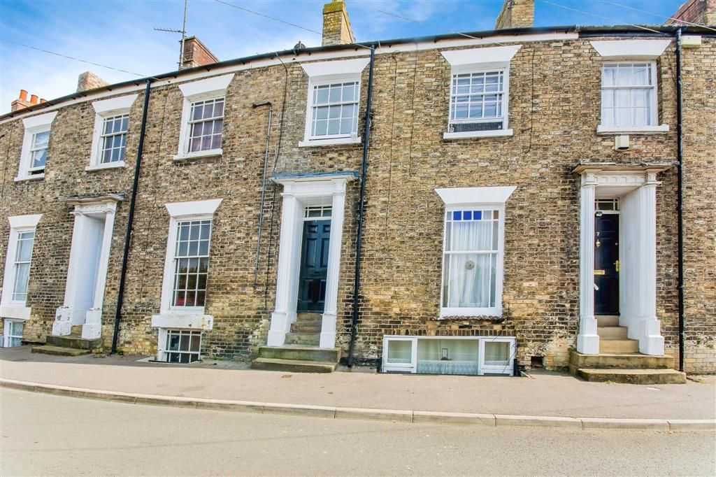 3 bed terraced house for sale in South Terrace, Boston PE21, £160,000