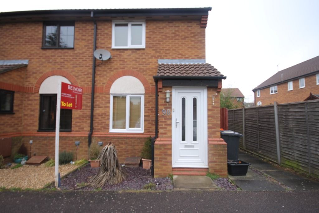 2 bed semidetached house to rent in Cromer Way, Luton LU2, £1,250 pcm