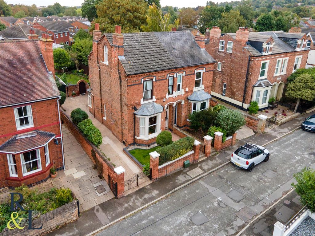 5 bed semidetached house for sale in Lorne Grove, RadcliffeOnTrent