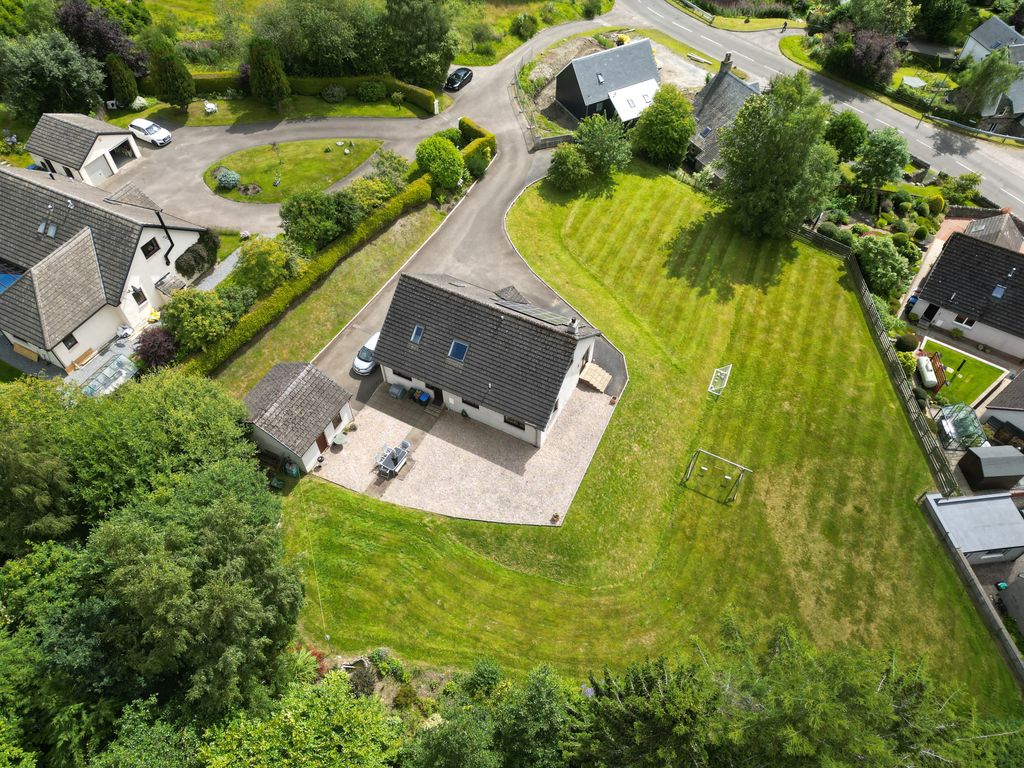 5 bed detached house for sale in Pitlochry PH16, £450,000 Zoopla