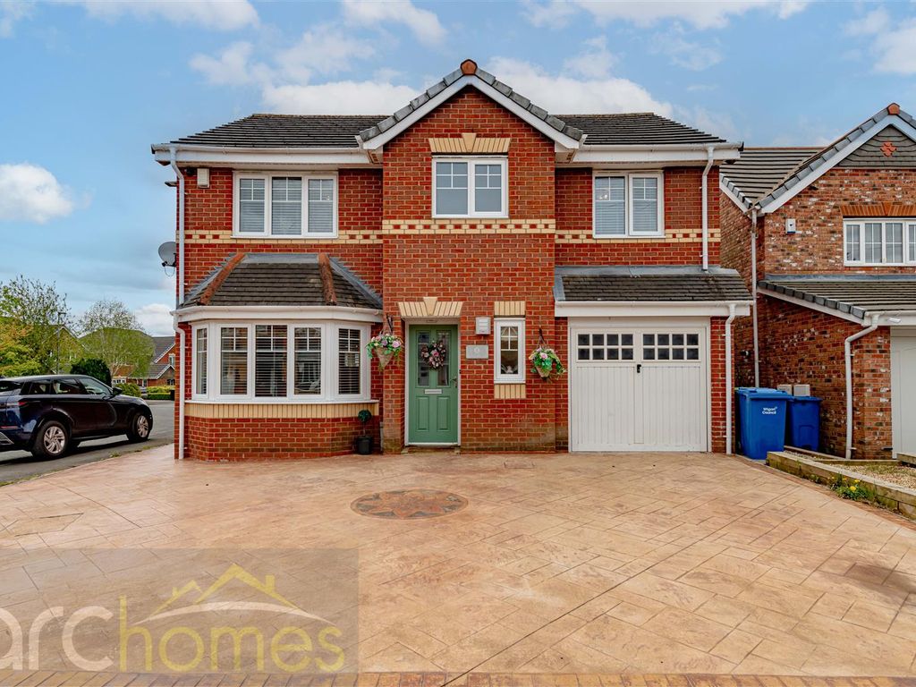 4 bed detached house for sale in Caton Drive, Atherton, Manchester M46