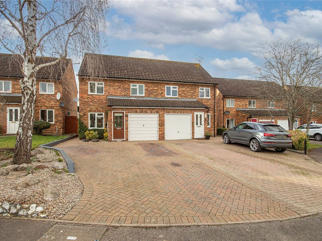 3 bed semidetached house for sale in The Swallows, Welwyn Garden City