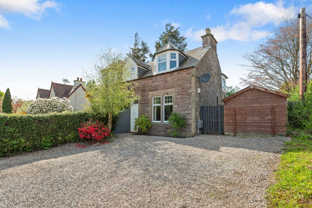 3 bed semidetached house for sale in Western Road, Auchterarder PH3, £