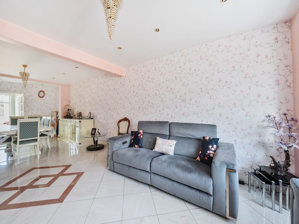 4 bed terraced house for sale in Princes Avenue, Kingsbury, London NW9