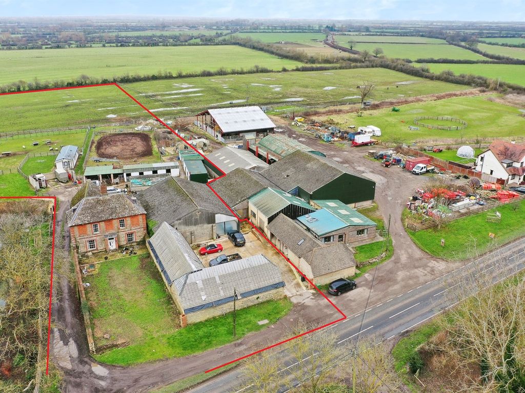 8 bed detached house for sale in Faringdon Road, Stanford In The Vale