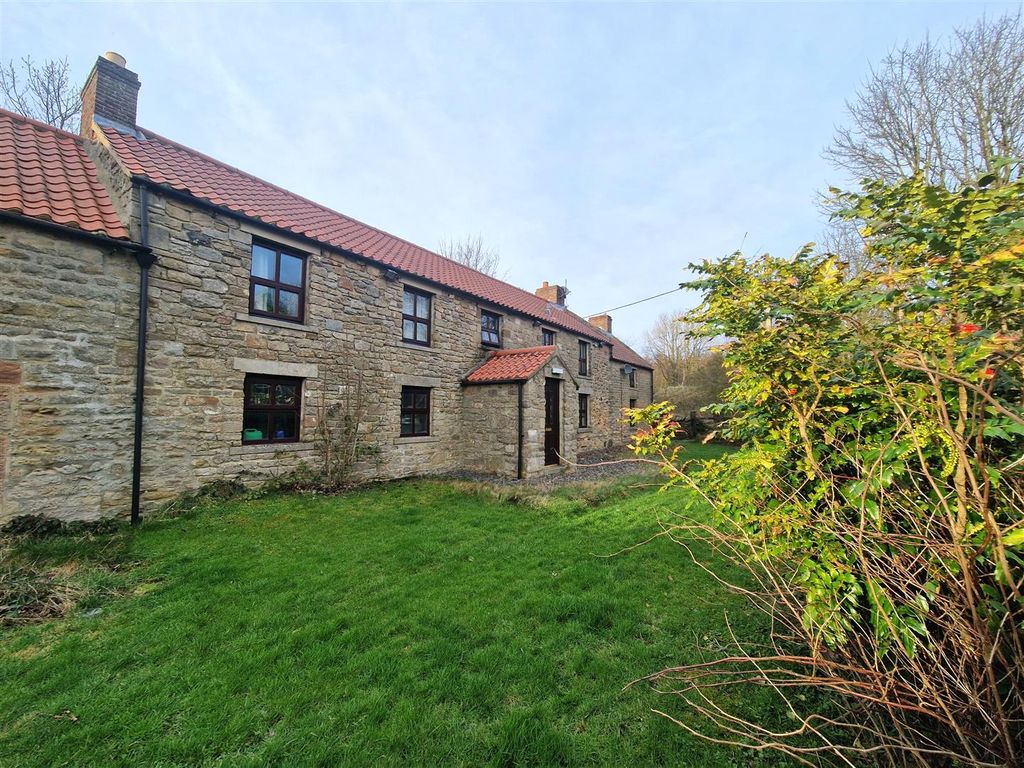 4 bed detached house for sale in West Auckland, Auckland DL14, £