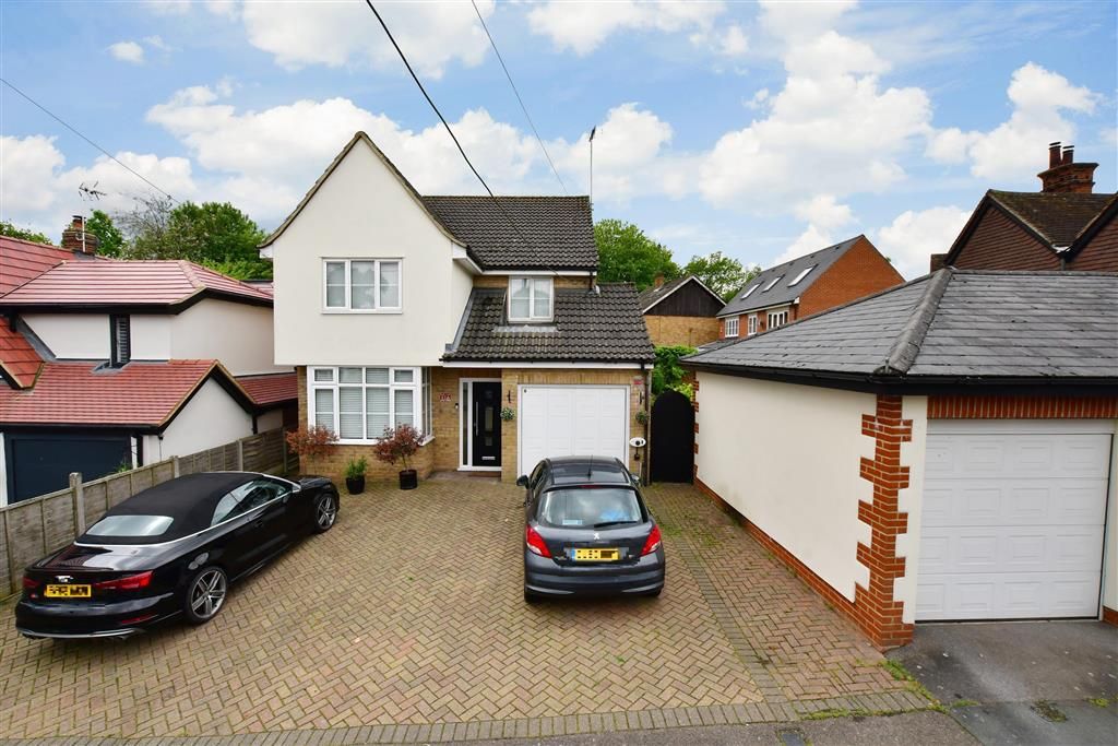 5 bed detached house for sale in Highland Grove, Billericay, Essex CM11