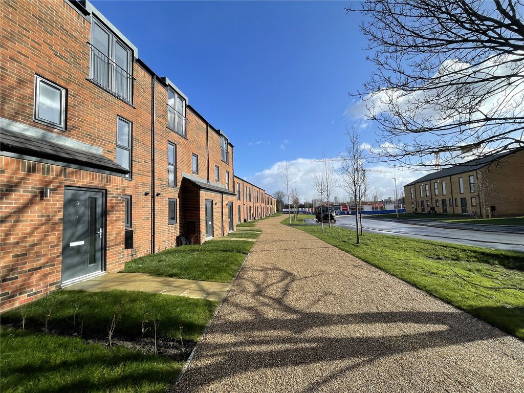 3 bed flat to rent in Shergar Way, (Castle Irwell ), Parking Space 62