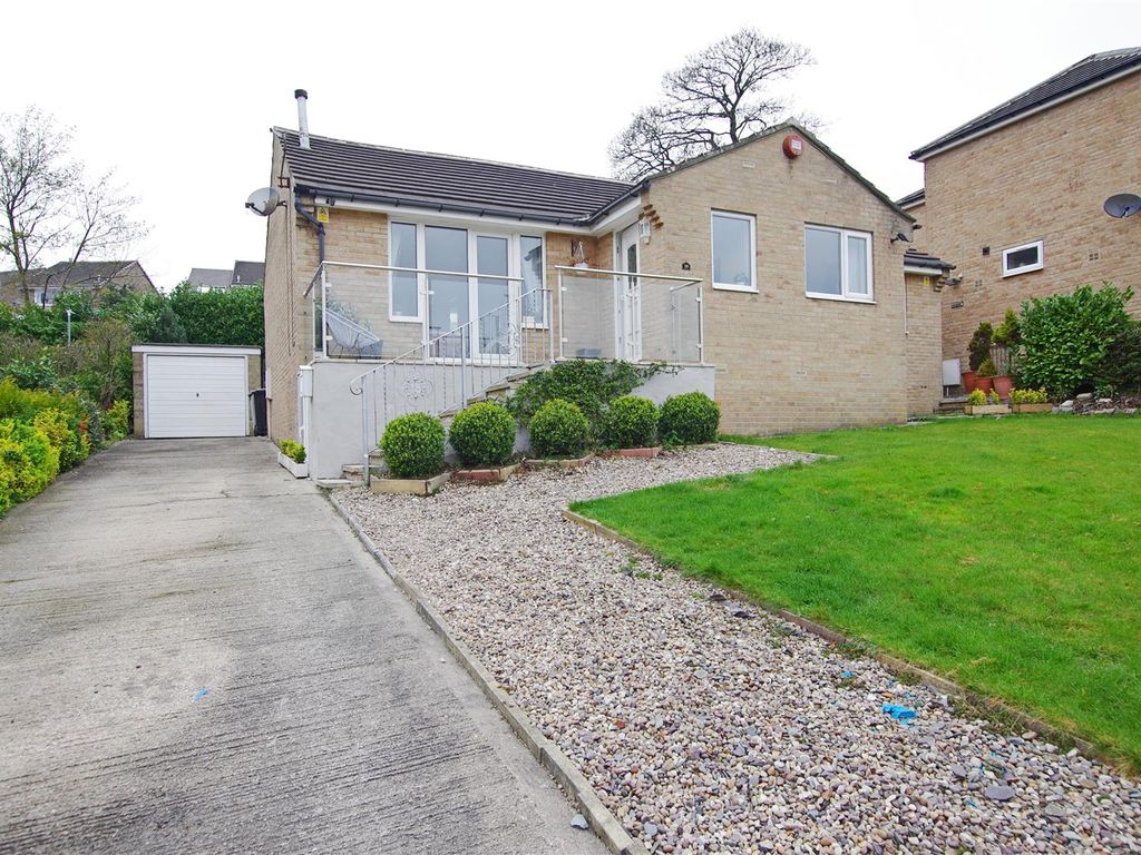 3 bed detached bungalow for sale in Wellgarth, Halifax HX1 Zoopla