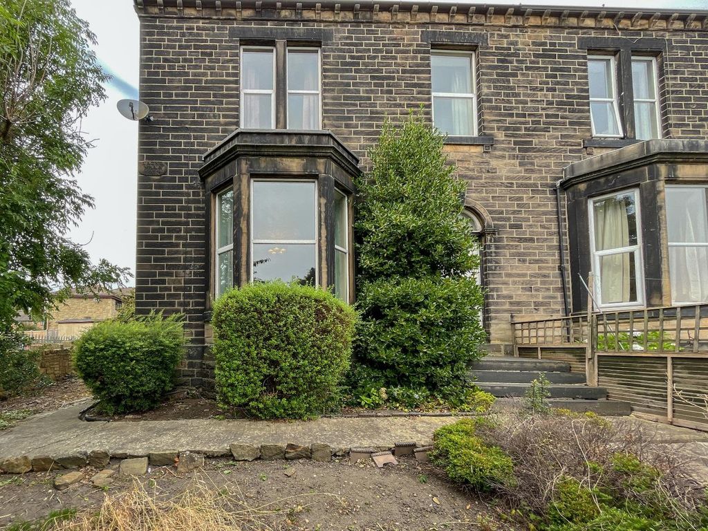 3 bed semidetached house for sale in Moorlands Road, Dewsbury WF13, £