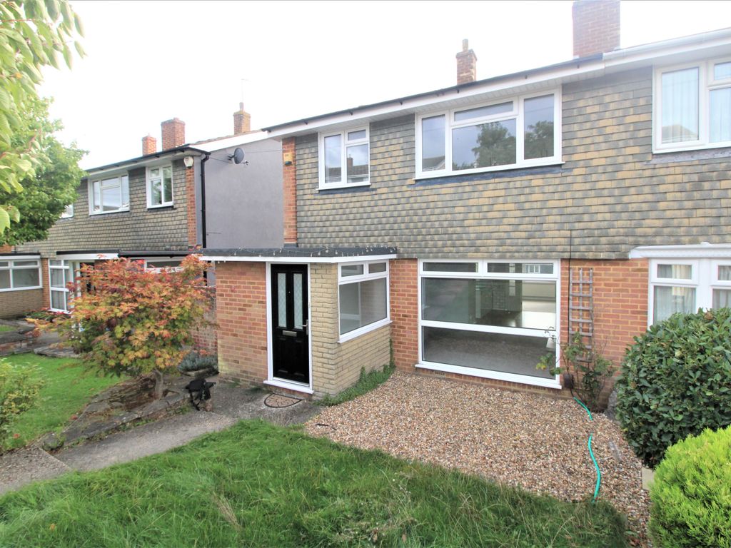 3 bed semidetached house to rent in Colesdale, Cuffley, Potters Bar