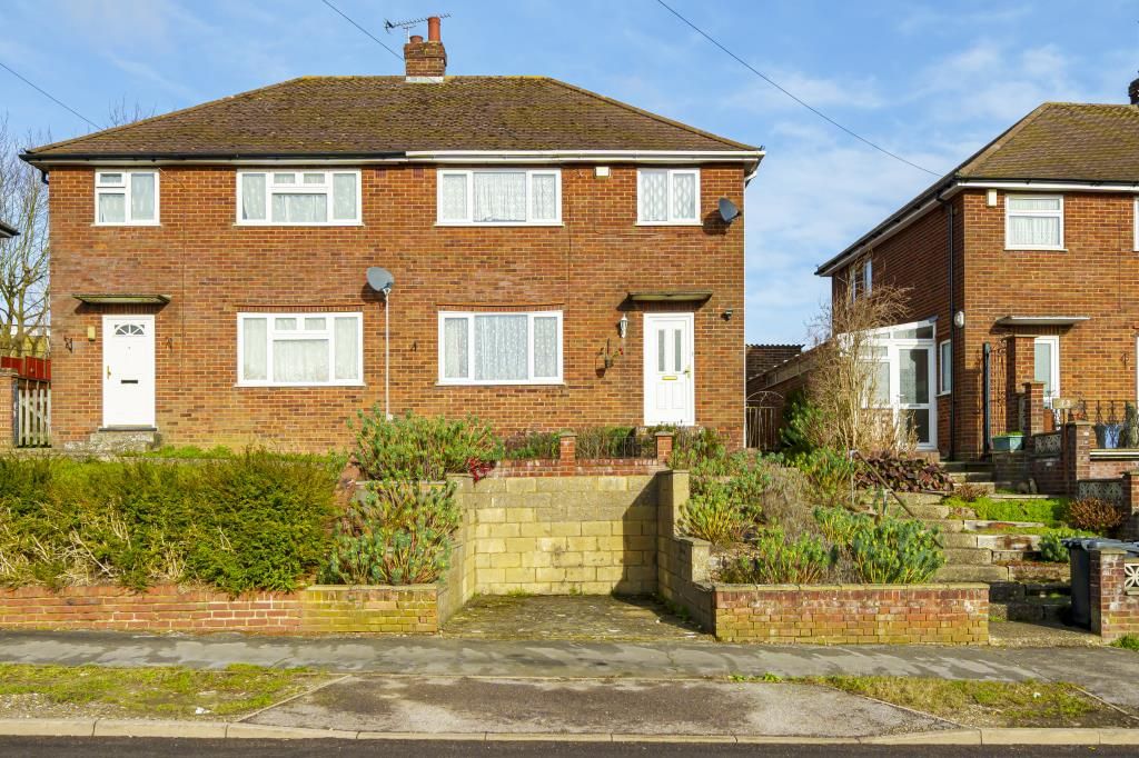 3 bed semidetached house for sale in High Buckinghamshire