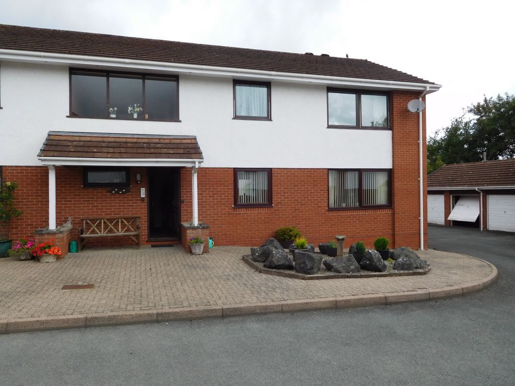 2 bed flat for sale in Broadway, Llandrindod Wells LD1 Zoopla