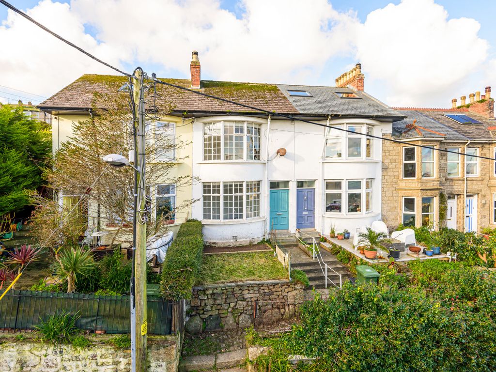 3 bed end terrace house to rent in Bay View Terrace, Chywoone Hill