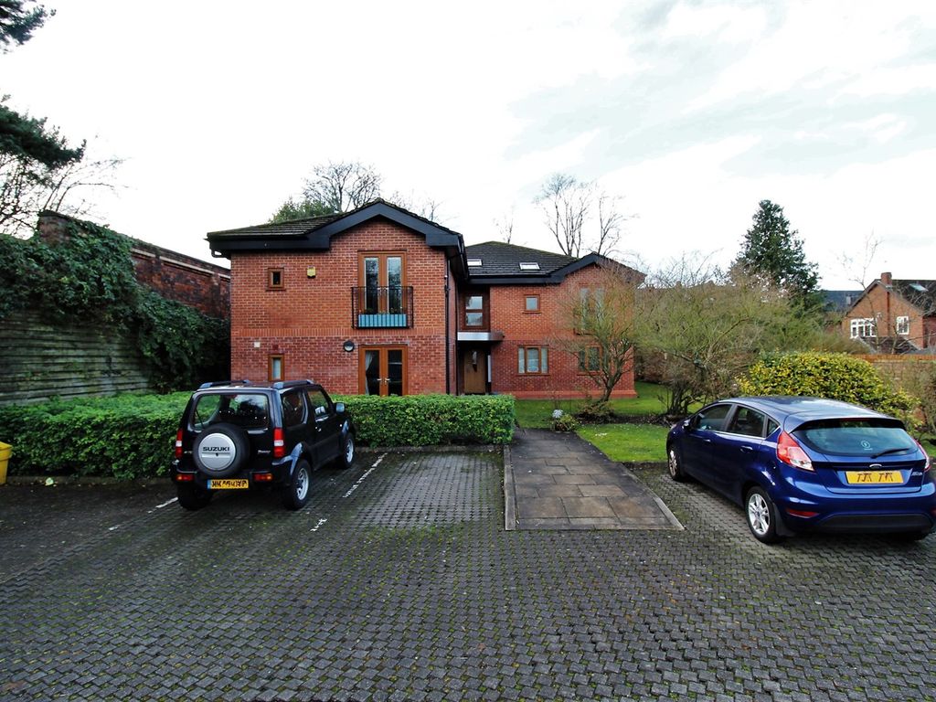 2 bed flat to rent in House, Manchester Road, Heaton Chapel, Stockport