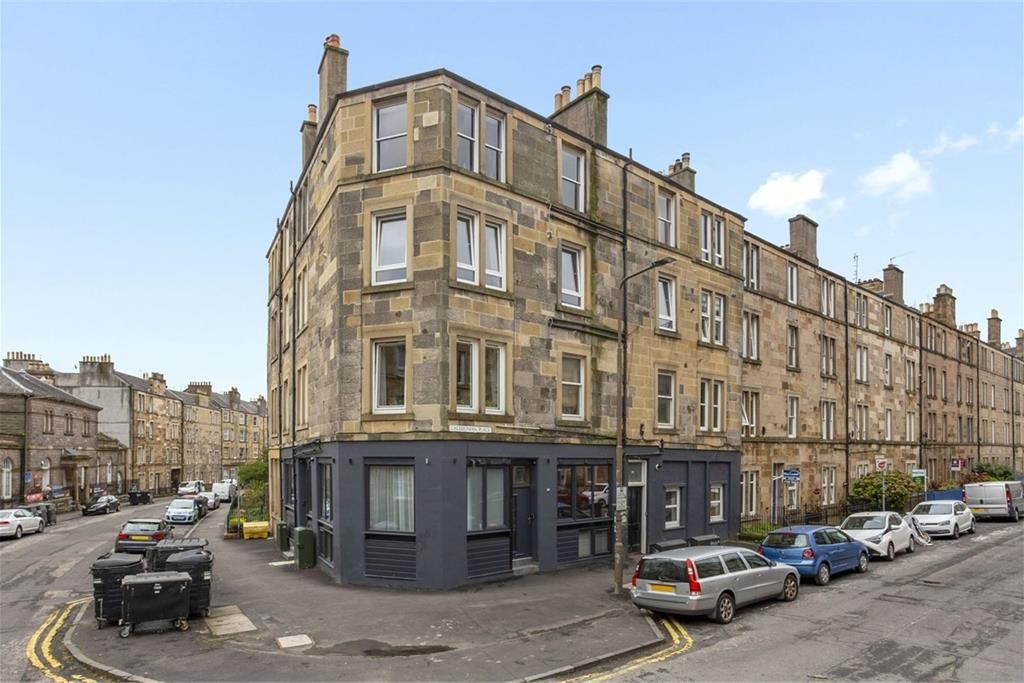 2 bed flat to rent in Caledonian Place, Dalry, Edinburgh EH11, £1,420