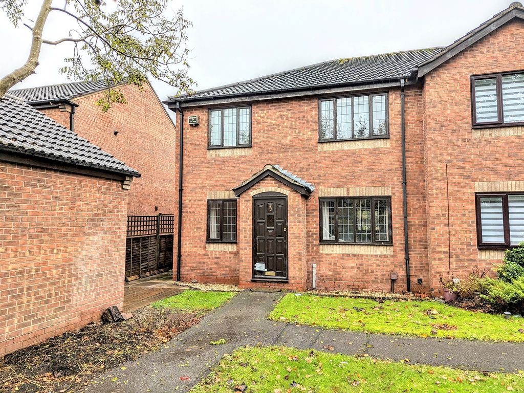 2 bed terraced house for sale in Willowbank, Tamworth B78, £160,000