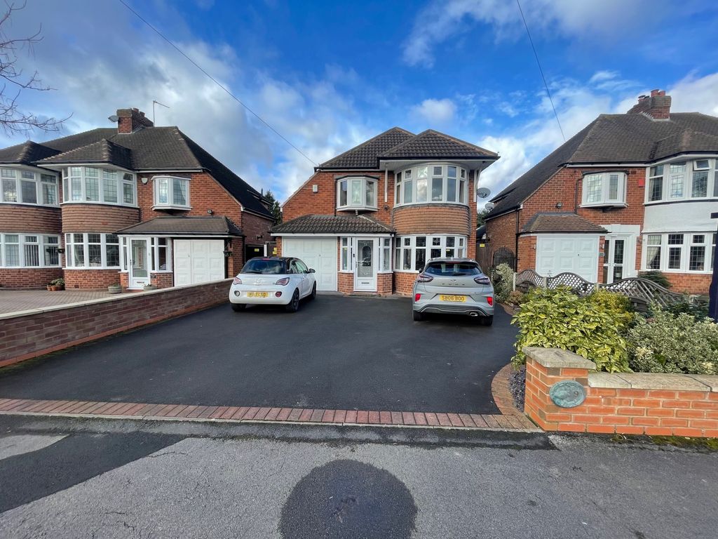3 bed detached house for sale in Springfield Road, Castle Bromwich