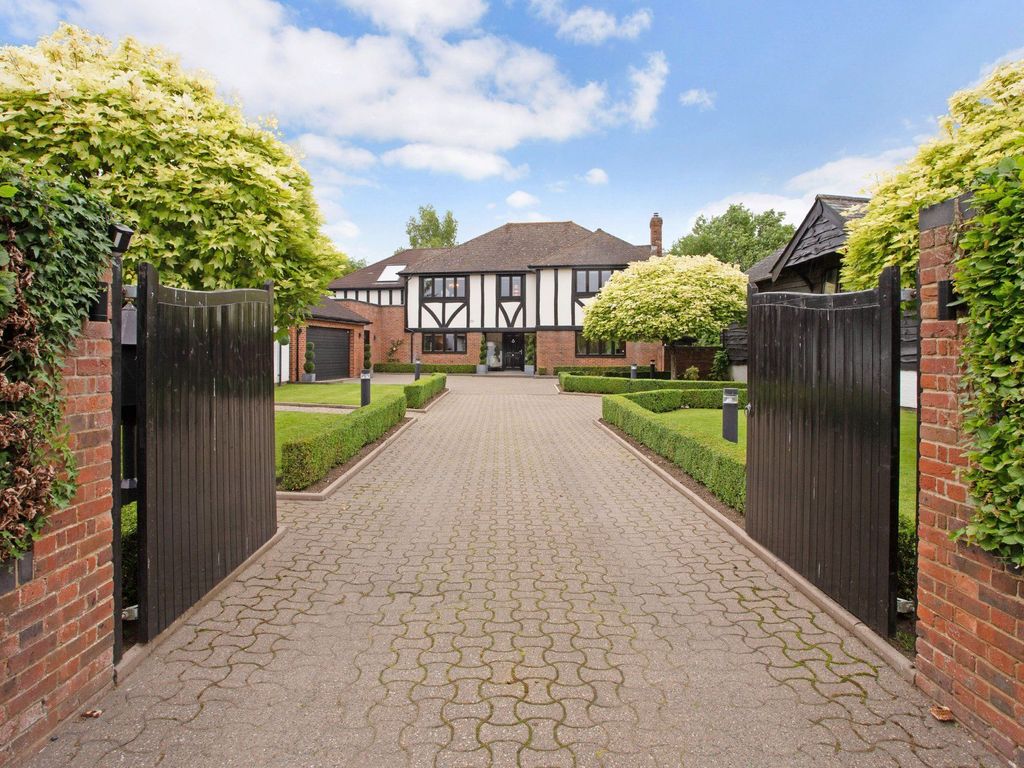 5 bed detached house for sale in Winchester Road, Fair Oak SO50 Zoopla