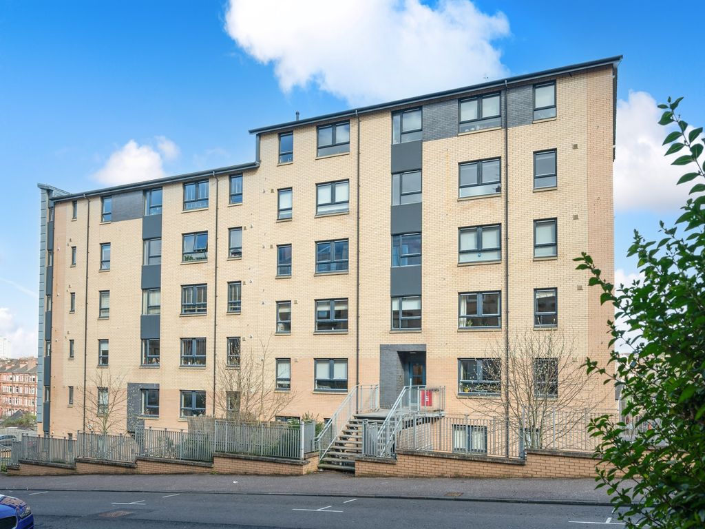 1 bed flat for sale in Oban Drive, Kelvinside, Glasgow G20, £145,000