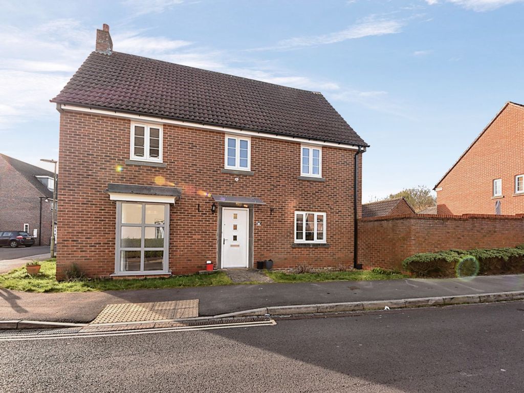 4 bed detached house for sale in Englefield Way, Basingstoke RG24 Zoopla